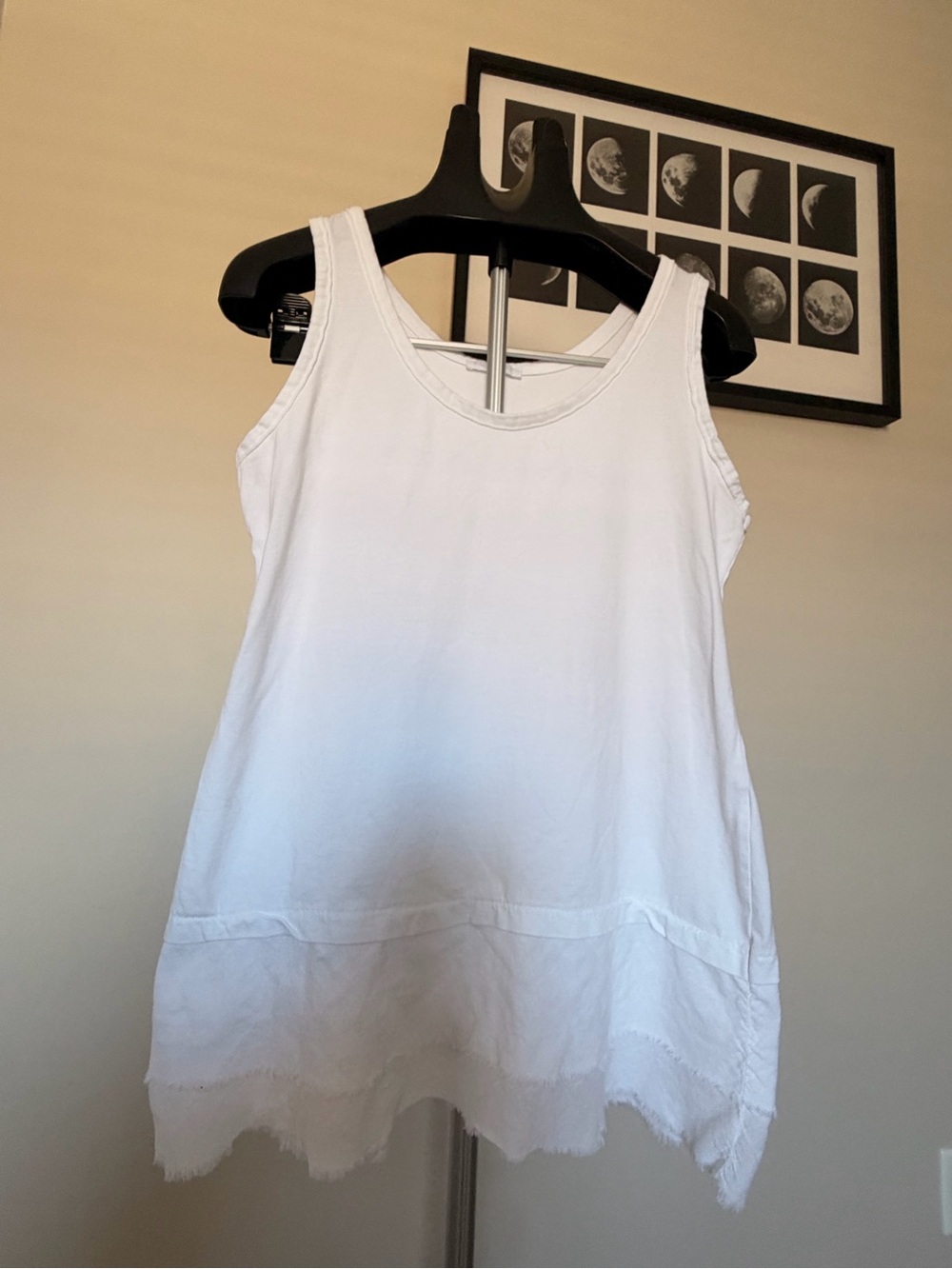 White Sleeveless Tank Top with Scalloped Hem Size L Made in Italy